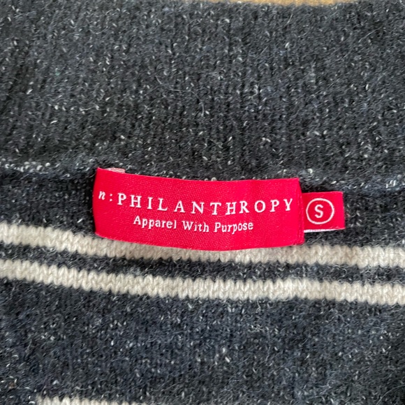 n : Philanthropy black and bone striped v-neck sweater size S - Picture 5 of 7